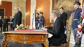 Generál Vlastimil Picek byl jmenován do funkce ministra obrany