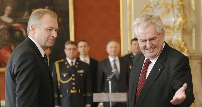 Prezident Zeman prý nového ministra obrany Vlastimila Picka uznává jako odborníka