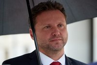 Vondráček připustil, že mu Mynář stav Zemana zatajil. „Doufám, že to prezident rozsekne“