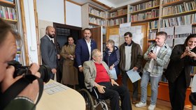 Miloš Zeman v Lánech odevzdal svůj hlas ve sněmovních volbách