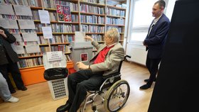 Miloš Zeman v Lánech odevzdal svůj hlas ve sněmovních volbách