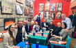 Miloš Zeman s přáteli v srbské restauraci.