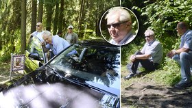 Zeman vyjel za odpočinkem do lesa v prezidentské limuzíně
