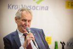 Prezident Miloš Zeman druhý den své oficiální návštěvy Vysočiny debatoval s občany obcí Vladislav a Kadolec na Žďársku (26.6. 2019)