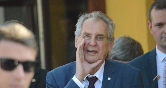 Prezident Miloš Zeman druhý den své oficiální návštěvy Vysočiny debatoval s občany obcí Vladislav a Kadolec na Žďársku (26.6. 2019)