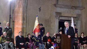 Prezident Miloš Zeman hovoří při příležitosti svátku Dne vzniku samostatného československého státu na Pražském hradě, kde uděloval 28. října státní vyznamenání.