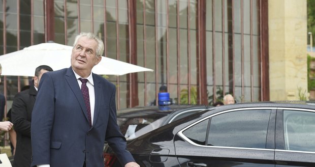 Zeman dal rozhovor ruskému novináři bez akreditace. Žádá uzavřít hranice EU