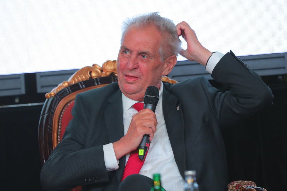 Miloš Zeman navštívil Žofínské fórum. Letošním tématem byla občanská zodpovědnost (23. 5. 2018).