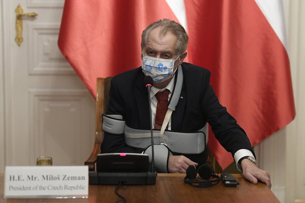 Společné jednání prezidenta Miloše Zemana a jeho polského protějšku Andrzeje Dudy