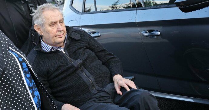 Miloš Zeman po propuštění z nemocnice (10.11.2025)