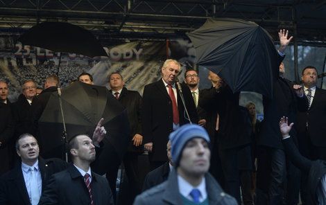 Miloš Zeman na pražském Albertově.