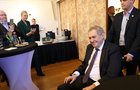 Miloš Zeman otevřeně o svém zdraví: Naslouchátko mně pomáhá, ale...