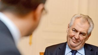 Zeman bude mluvit s každým kandidátem na ministra. S prvním o víkendu