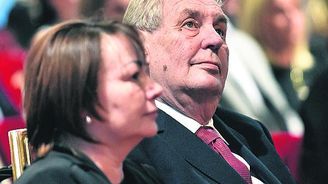 Miloš Zeman i ČSSD vyklidili své pozice. Česku vládne už jen triumvirát Babiš, Havlíček a Schillerová Miloš Zeman i ČSSD vyklidili své pozice. Česku vládne už jen triumvirát Babiš, Havlíček a Schillerová