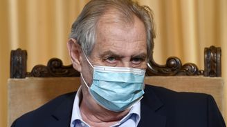 Miloš Zeman upadl a zlomil si ruku. Podstoupil operaci v celkové narkóze a zůstává v nemocnici