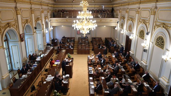 Jednání sněmovny o ústavní žalobě na prezidenta Miloše Zemana.