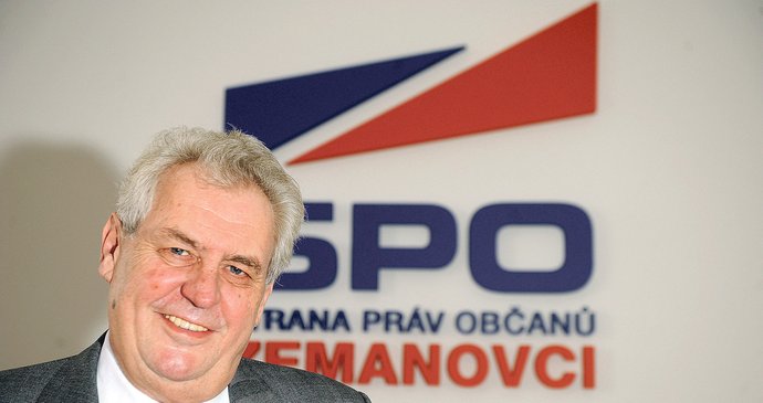 Miloš Zeman prohlásil, že o falešných sponzorech nic neví