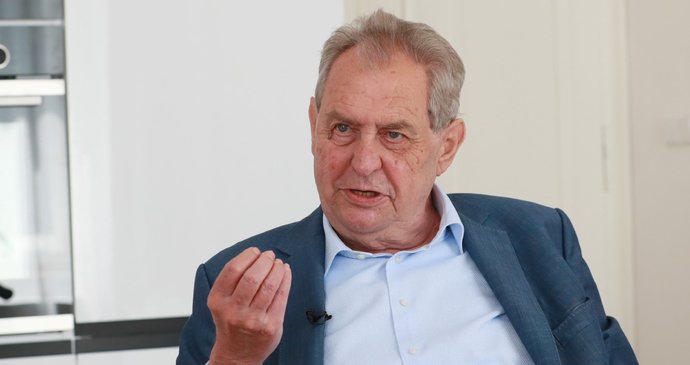 Zeman vyrazí na křest: Co líčí nová kniha s názvem Spiknutí?