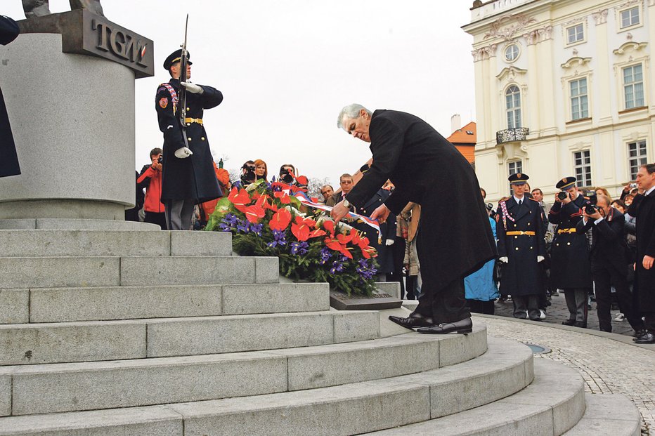 Uctění památky prezidenta T. G. Masaryka na Hradčanském náměstí a setkání s občany proběhne v 11:45.