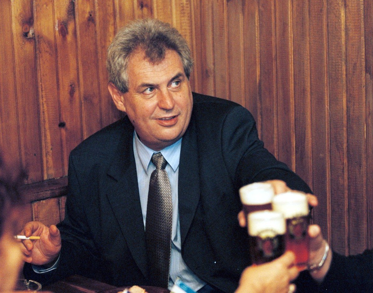 Historická fotka Miloše Zemana