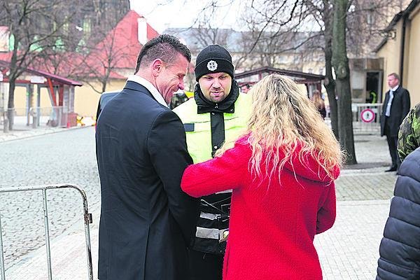 Na Hrad dorazil i pornoherec Robert Rosenberg. Kontrole se nevyhnul.