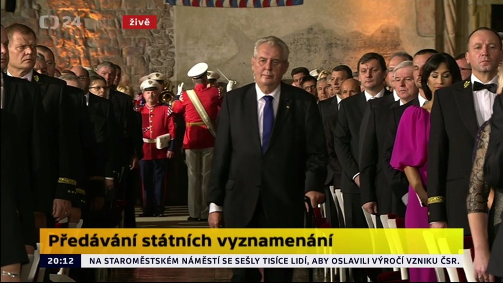 Prezident Miloš Zeman při příchodu do Vladislavského sálu na Hradě