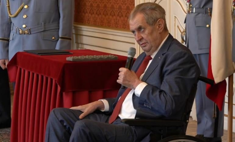 Prezident Miloš Zeman na pražském Hradě propůjčil hodnost brigádního generála plukovníkovi Davidu Schnábelovi (15.6.2021).