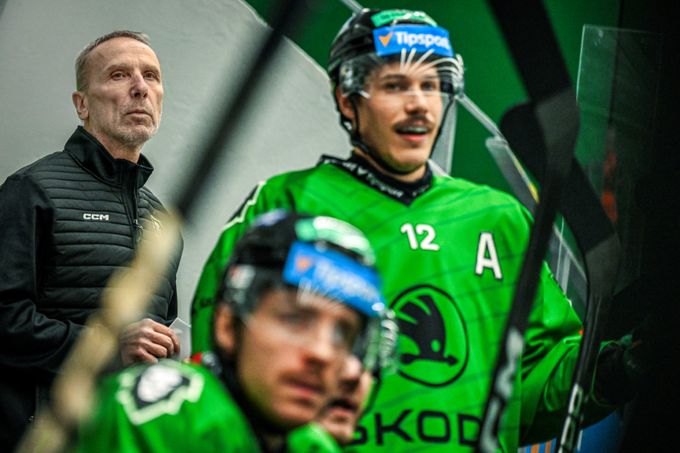 ONLINE: Hořava při premiéře prohrává, Liberec vede nad Spartou. Kladno - Třinec 2:0 ONLINE: Hořava při premiéře prohrává, Liberec vede nad Spartou. Kladno - Třinec 2:0