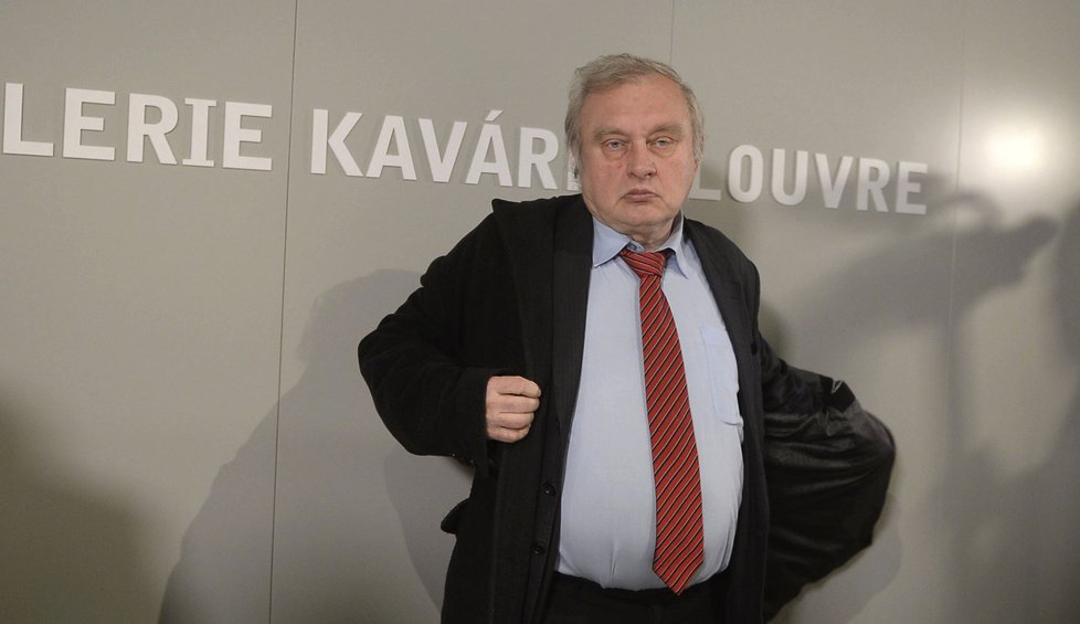 Miloslav Ransdorf (KSČM) na své tiskové konferenci ke švýcarské kauze