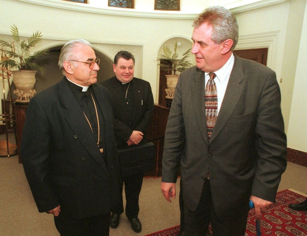 Miloslav Vlk, Dominik Duka a Miloš Zeman v roce 2001