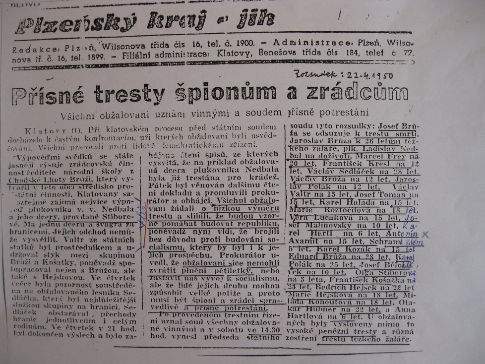 Dobový článek v plzeňském komunistickém deníku Práce - 1950. Článek popisuje soud se skupinou, v níž byl i Antonín Axamit.