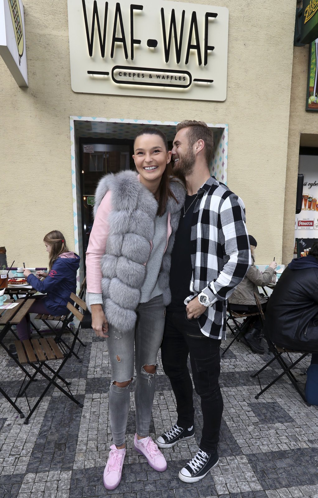 Šlehačkových orgií si vedle Bittnerové užila i Eva Perkausová a spousta dalších známých tváří.