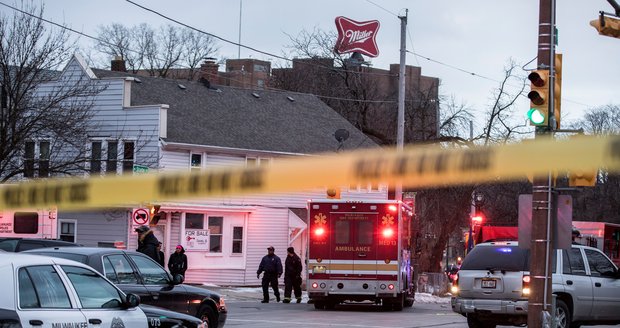 Střelec v pivovaru zabil pět lidí. „K rodinám se z práce už nevrátí,“ smutní starosta
