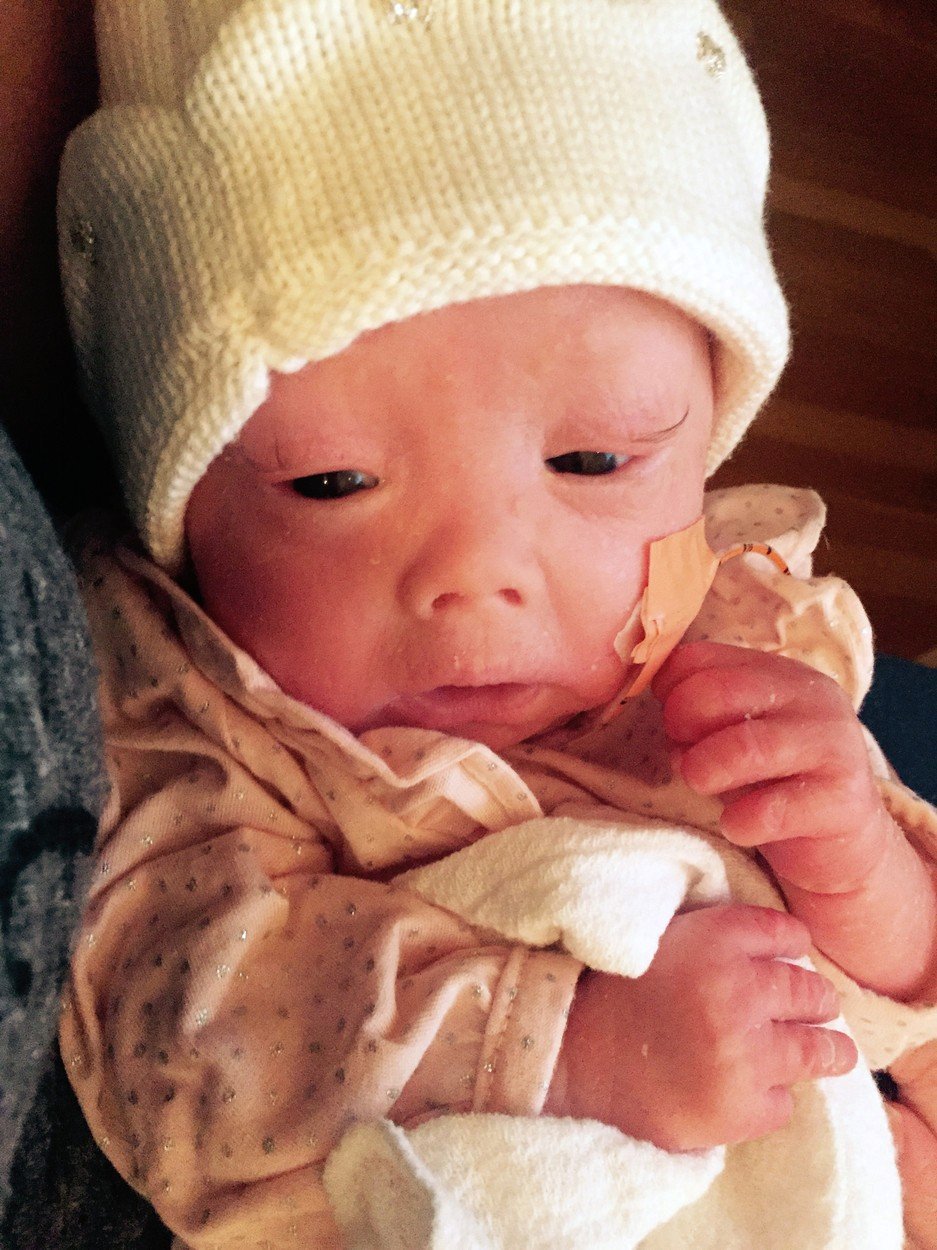 Harper Foy, která se narodila s vážnou chorobou.