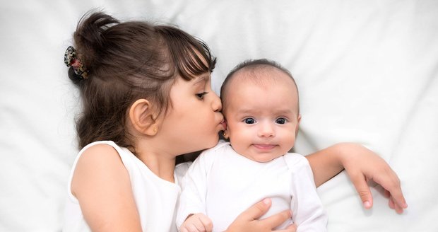Malé versus velké: Jak vychovávat sourozence s velkým věkovým rozdílem