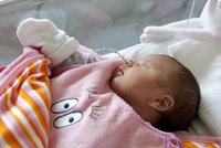 Matka tajila těhotenství a novorozenou dceru udusila: Jsem nevinná, tvrdí