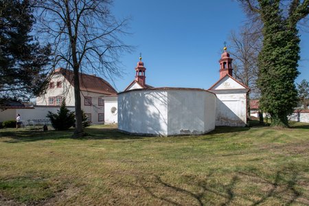 Areál kaple Božího hrobu v Mimoni na Českolipsku na snímku z 20. dubna 2019. Stavba kopie Božího hrobu podle jeruzalémského vzoru začala v roce 1665 a dokončena byla o dva roky později