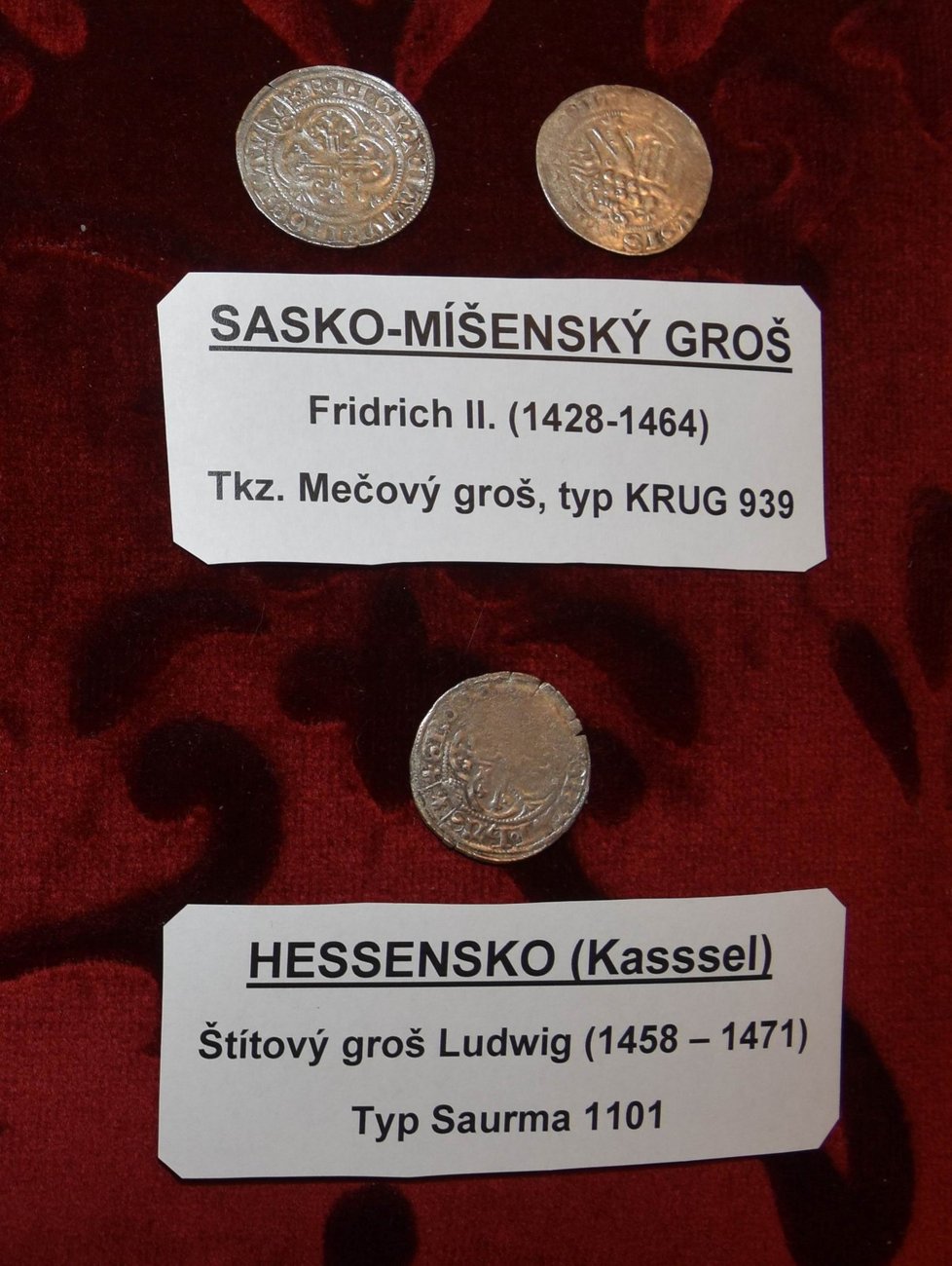 Nalezené mince z hradu Volfštejn.