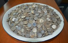 Tisíce mincí z druhé světové války pod podlahou: Tajemný poklad v márnici!
