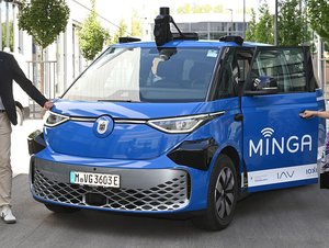 Mnichov testuje autonomní Volkswageny ID. Buzz. Zatím bez pasažérů