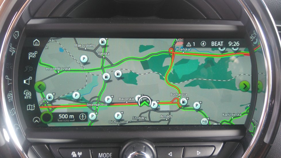 Dynamická navigace Mini Connected je napojena na systém, do něhož vkládají data o provozu ostatní vozy BMW a Mini. Zatím je vstupních informací málo.
