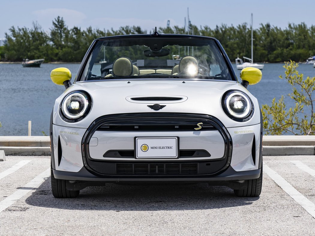 Mini Cooper SE Cabrio One-Off