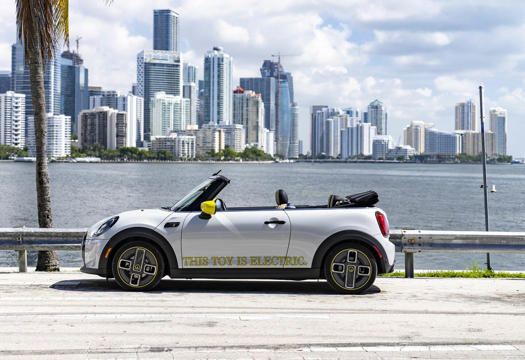 Mini Cooper SE Cabrio One-Off