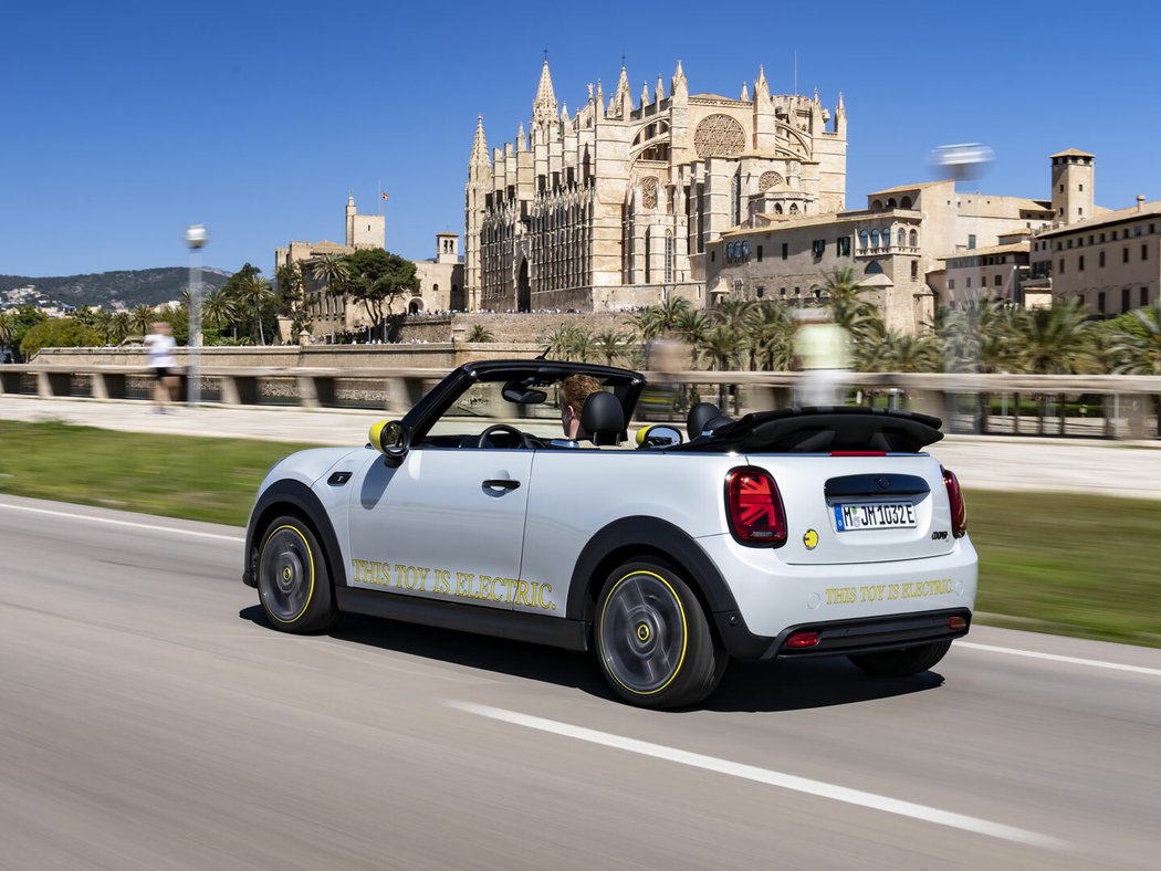 Mini Cooper SE Cabrio One-Off