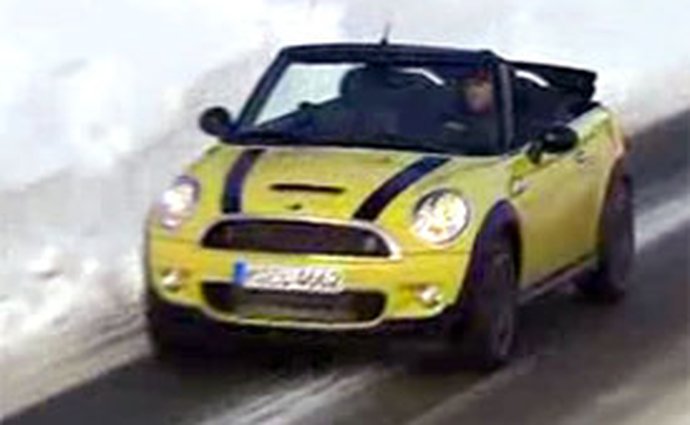 Video: MINI Cooper Cabrio – Jízda bez střechy i v zasněžené krajině