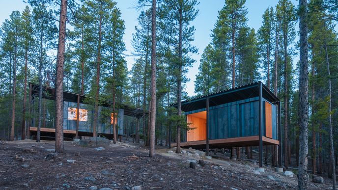 Projekt Univerzity v Coloradu, která v horských lesích nechala vybudovat celkem 14 malých domků. Ty mohou využívat především studenti školy