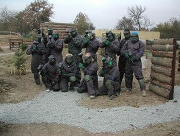 Zažijte úžasnou víkendovou zábavu s přáteli na golfu, paintballu či čtyřkolce Zažijte úžasnou víkendovou zábavu s přáteli na golfu, paintballu či čtyřkolce