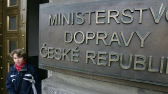 Transparency: Ministerstvo dopravy nemělo dát zakázku Deloitte bez soutěže