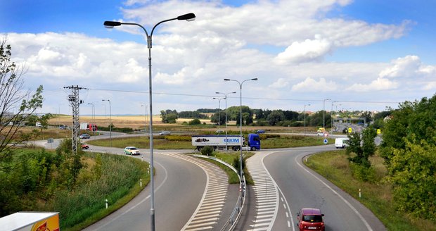 Ministerstvo navrhuje na vybraných silnicíh zvýšit povolenou rychlost