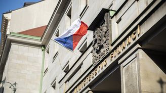 Česku zdražují dluhy. Za některé zaplatí více než Čína nebo Malajsie